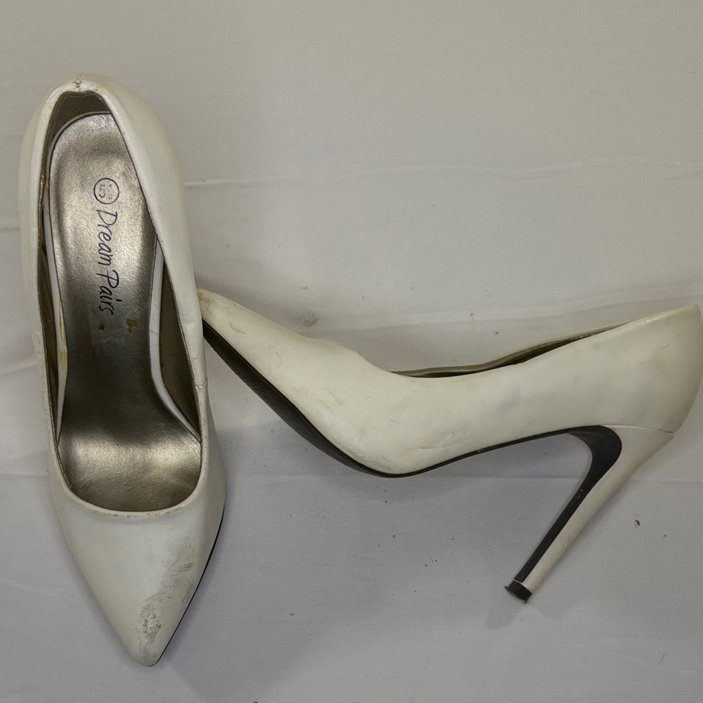 Dream Pairs Women's Classic White Heels